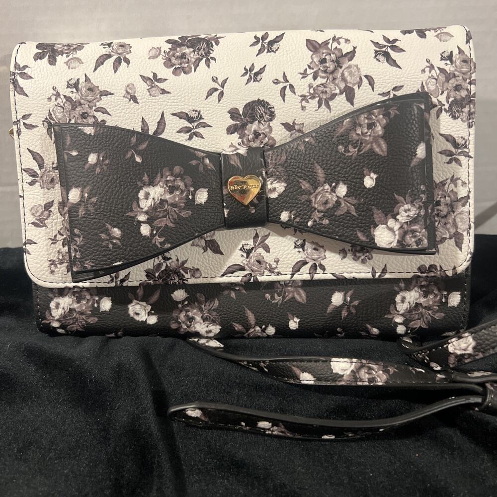 Beatty Johnson CROSSBODY BAG BLACK WHITE FLORAL